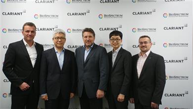 El equipo del proyecto trabaja en conjunto en la alianza estratégica (de izquierda a derecha): ...